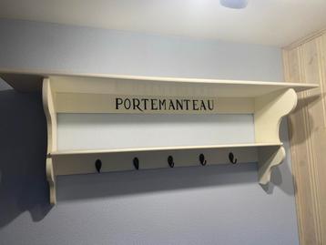 Landelijk Kapstok met Plank beschikbaar voor biedingen