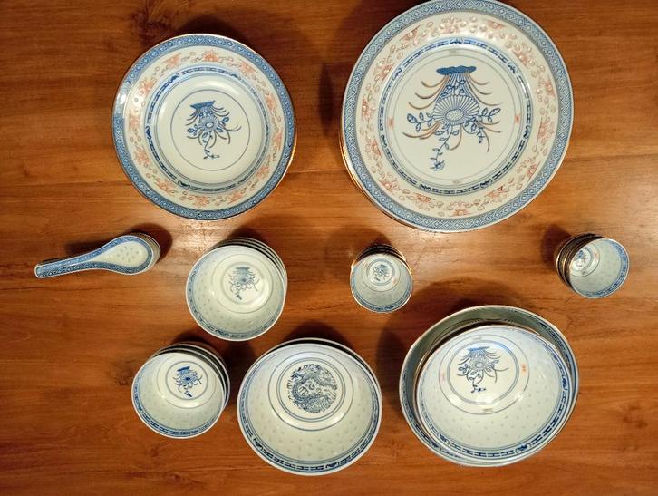 Chinees rijstkorrel servies, Huis en Inrichting, Keuken | Servies, Zo goed als nieuw, Overige typen, Overige stijlen, Porselein