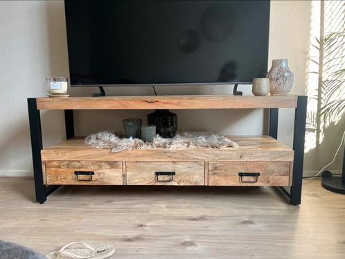 Tv meubel van Huus britt, Huis en Inrichting, Kasten | Televisiemeubels, Zo goed als nieuw, Minder dan 100 cm, 25 tot 50 cm, Ophalen