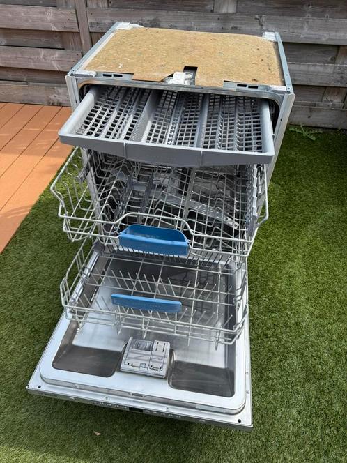 Bosch volledige inbouwvaatwasser 3 laden met vele opties!!, Witgoed en Apparatuur, Vaatwasmachines, Gebruikt, Inbouw, Minder dan 85 cm