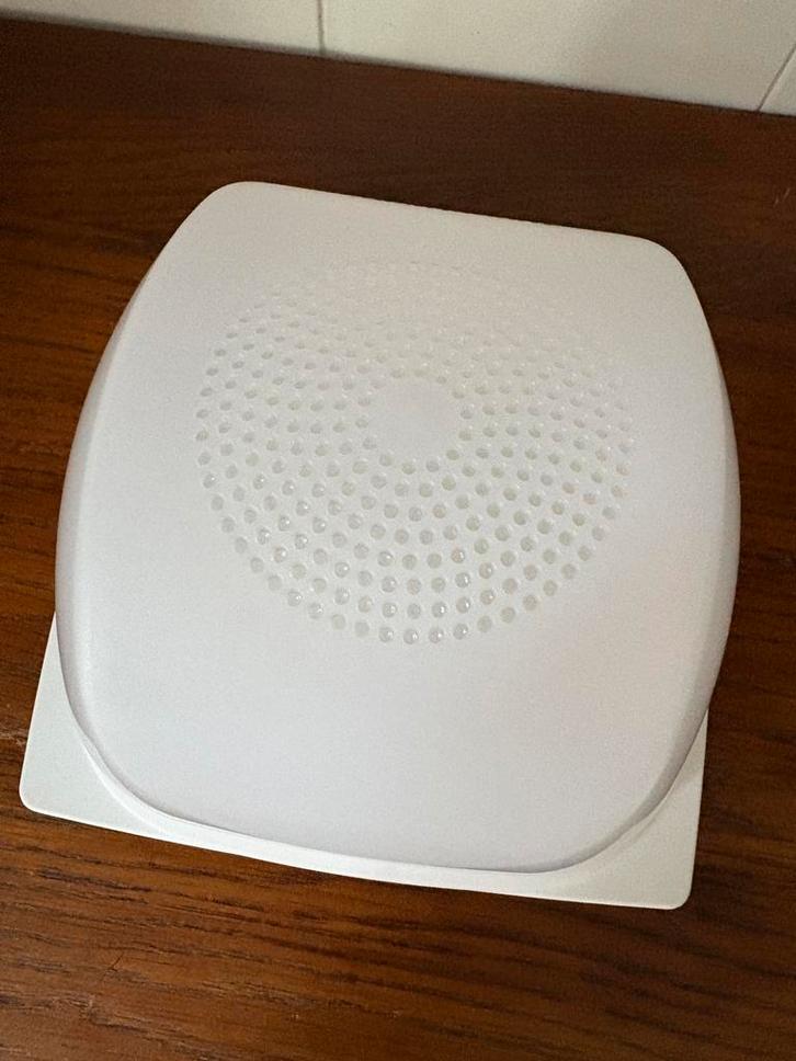 Tupperware kaasdoos hoog., Huis en Inrichting, Keuken | Tupperware, Zo goed als nieuw, Overige typen, Wit, Ophalen of Verzenden