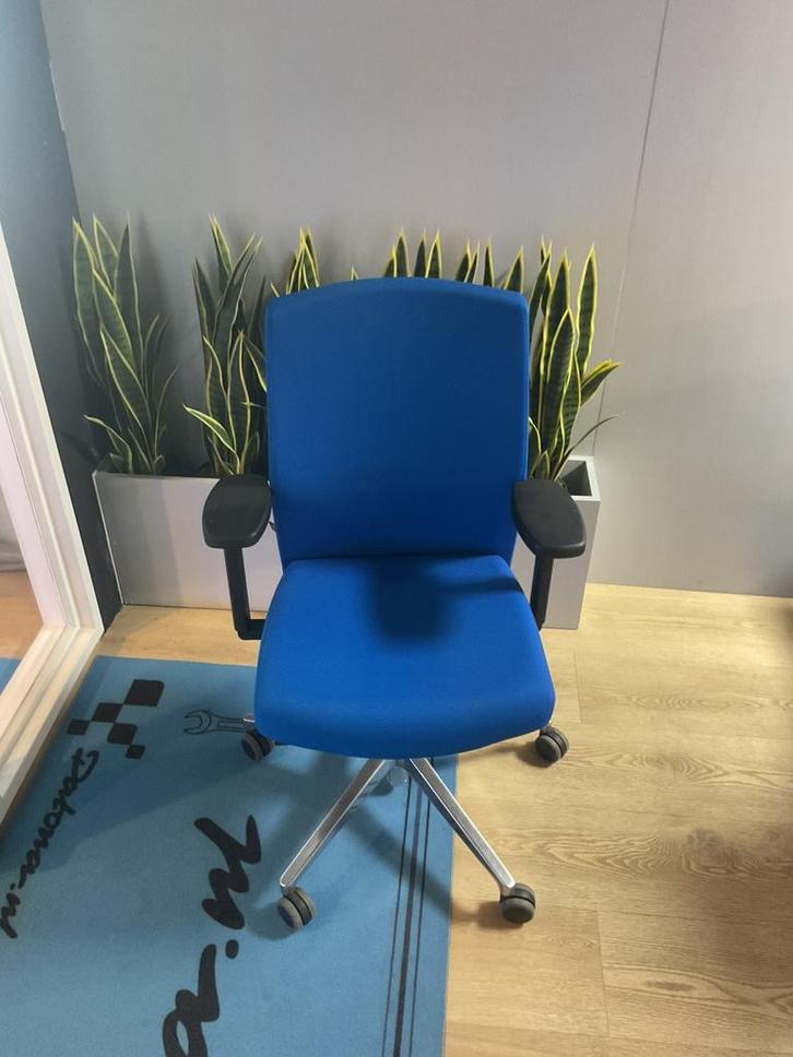 Bèta Noble bureaustoelen –Blauw –Comfortabel & professioneel, Huis en Inrichting, Bureaustoelen, Zo goed als nieuw, Bureaufiets