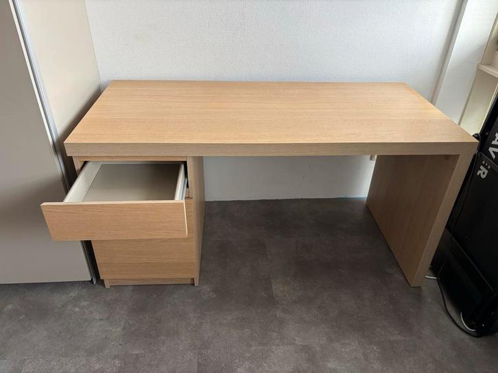 IKEA Malm Bureau - Stijlvol en praktisch!, Huis en Inrichting, Bureaus, Zo goed als nieuw, Bureau, Ophalen