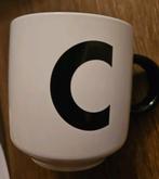 Mok letter C, Huis en Inrichting, Keuken | Servies, Ophalen of Verzenden, Zo goed als nieuw, Overige stijlen, Kop(pen) en/of Schotel(s)