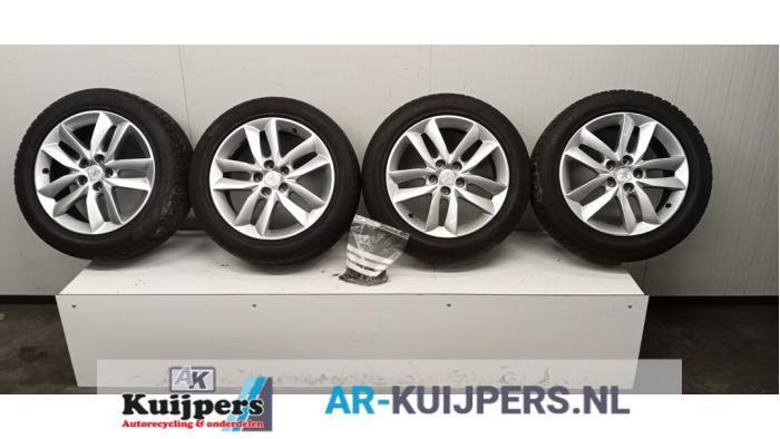 Sportvelgenset + winterbanden van een Peugeot 607, Auto-onderdelen, Banden en Velgen, Personenwagen, Gebruikt