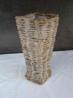 rieten vaas, Huis en Inrichting, Woonaccessoires | Vazen, Overige materialen, Overige kleuren, Ophalen of Verzenden, Zo goed als nieuw