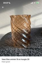 Vaas sjiek luxe beige bruin glas 19 bij 29, Overige kleuren, Ophalen of Verzenden, Minder dan 50 cm, Glas