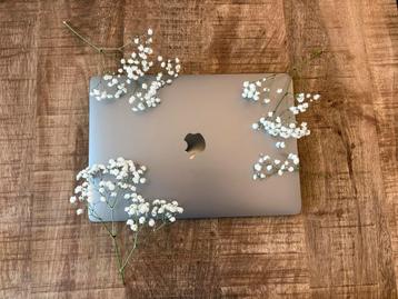 MacBook Air 2020 - i3, 8GB, 258GB beschikbaar voor biedingen