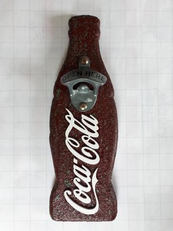 Coca-Cola Wandbord Fles met wandflesopener beschikbaar voor biedingen