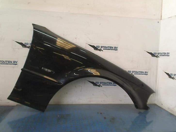 Spatbord Rechts Voor BMW 3 serie (E46/2C) (2001-09/2007-12), Auto-onderdelen, Carrosserie en Plaatwerk, BMW, Gebruikt