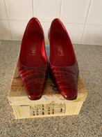 Bordeaux rode print pumps, Kleding | Dames, Schoenen, Ophalen of Verzenden, Zo goed als nieuw, Rood