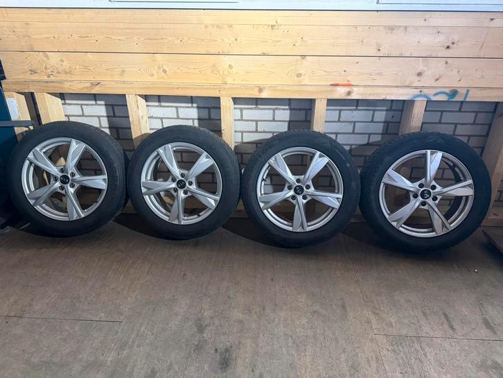 A MERK WINTERBANDEN op Originele velgen KIA Sorrento, Auto-onderdelen, Banden en Velgen, Banden en Velgen, Winterbanden, 19 inch
