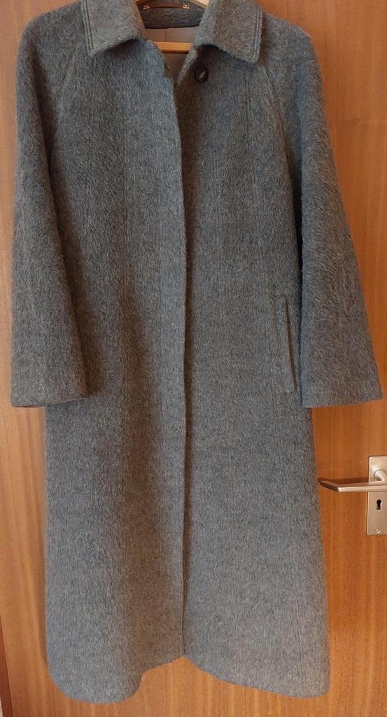 Lange grijze wintermantel met 50% lama, 40% wol, maat 40/42, Kleding | Dames, Jassen | Winter, Zo goed als nieuw, Maat 38/40 (M)