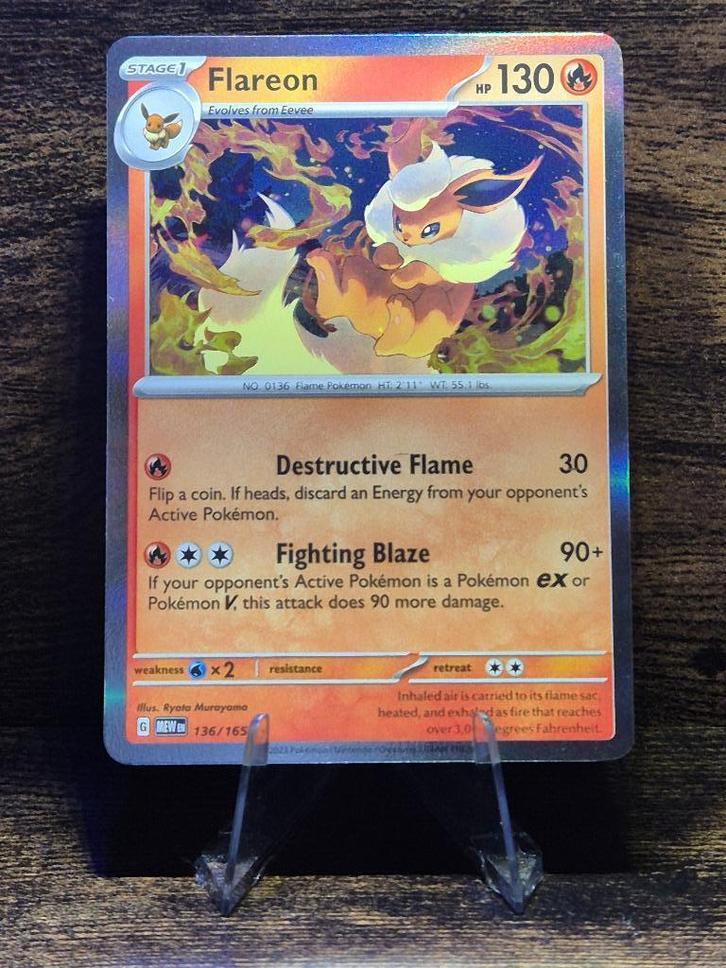 Flareon 136/165 - 151 - Holo, Hobby en Vrije tijd, Verzamelkaartspellen | Pokémon, Nieuw, Foil, Verzenden