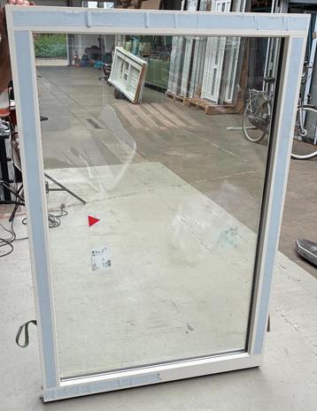 Vast raam kunststof aluminium 99 x 149 cm cremewit 9001 beschikbaar voor biedingen