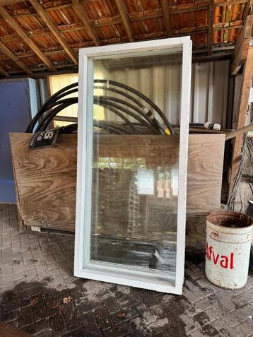 Raamkozijnen 102x215,5 beschikbaar voor biedingen