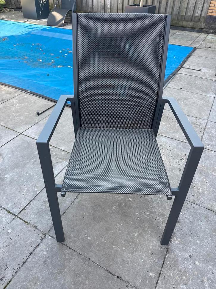 Tuinset: Aluminium stoelen + ronde tafel (beschadigd), Tuin en Terras, Tuinstoelen, Gebruikt, Aluminium, Stapelbaar, Ophalen
