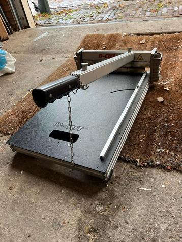 Professionele Pakketsnijder / Laminaatsnijder beschikbaar voor biedingen