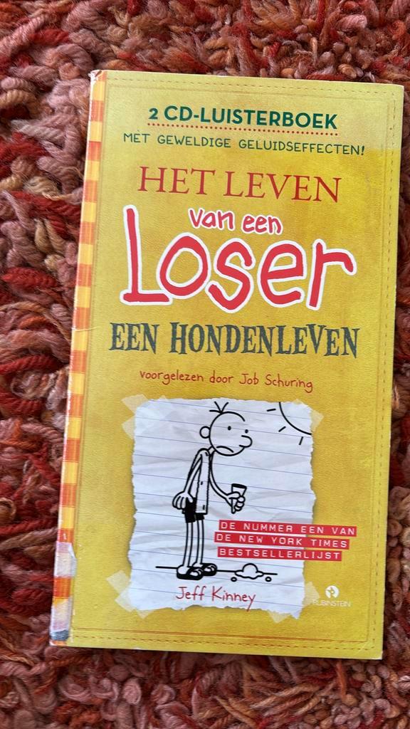 Jeff Kinney - Een hondenleven, Boeken, Kinderboeken | Jeugd | onder 10 jaar, Zo goed als nieuw, Verzenden