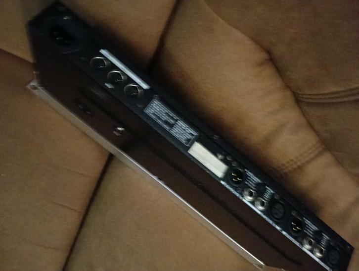 Behringer 1424P Ultramizer Pro, Audio, Tv en Foto, Professionele Audio-, Tv- en Video-apparatuur, Gebruikt, Audio, Ophalen of Verzenden