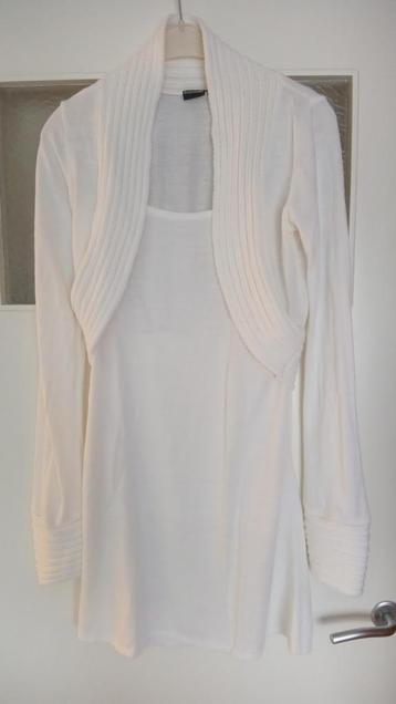 Leuke witte (langere) trui. Maat 38 beschikbaar voor biedingen