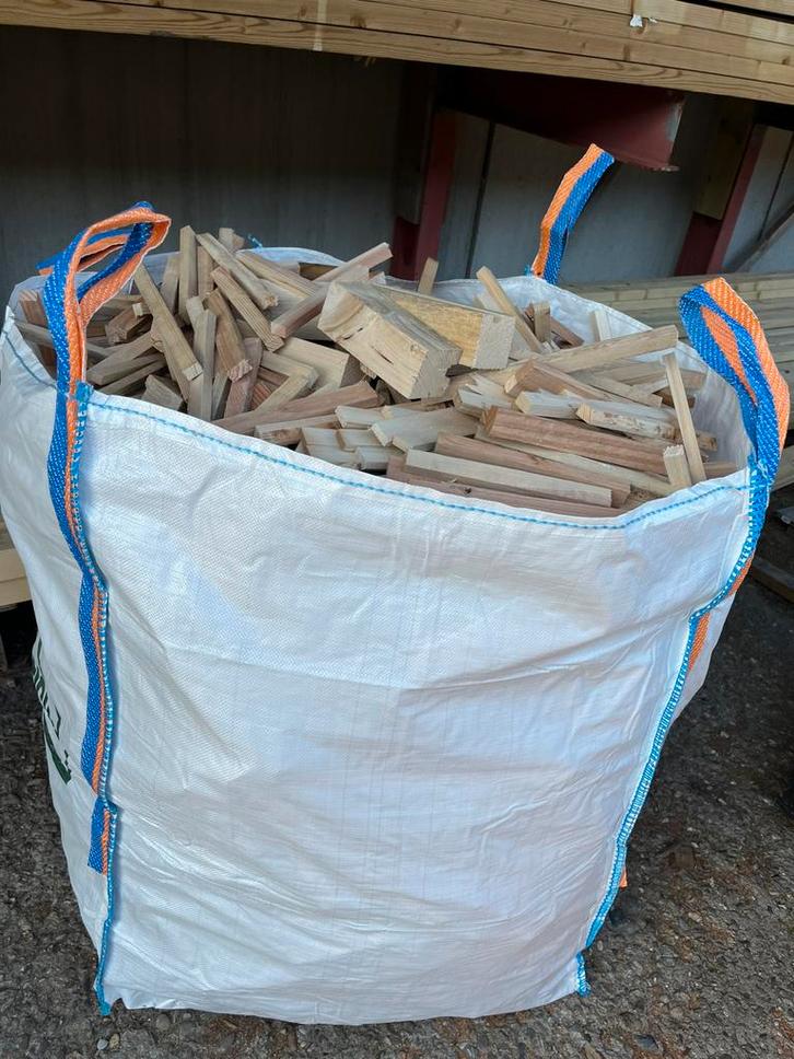 Kachelhout douglas/vuren/meranti/eiken 1m3, Tuin en Terras, Haardhout, Blokken, Overige houtsoorten, Minder dan 3 m³, Ophalen