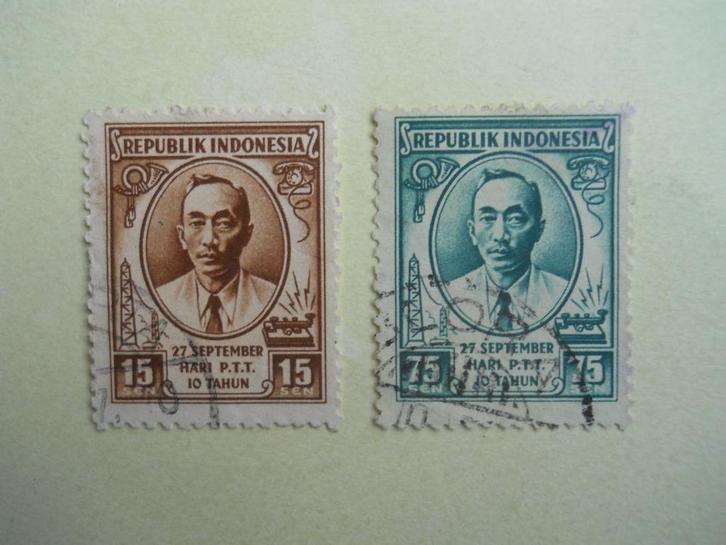 Indonesie 1955 Hari P.T.T. 10 Tahun 15  + 75 Sen gestempeld, Postzegels en Munten, Postzegels | Azië, Gestempeld, Zuidoost-Azië