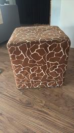 Poefje, Ophalen, Zo goed als nieuw, Rond, Minder dan 50 cm