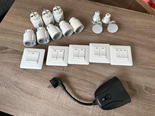 Setje smart home schakelaars, stekkers en lampen, Doe-het-zelf en Verbouw, Elektra en Kabels, Zo goed als nieuw, Schakelaar, Ophalen