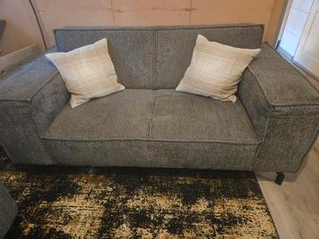 Zo goed als nieuwe 2 en 2,5 zits bank - wegens overlijden beschikbaar voor biedingen