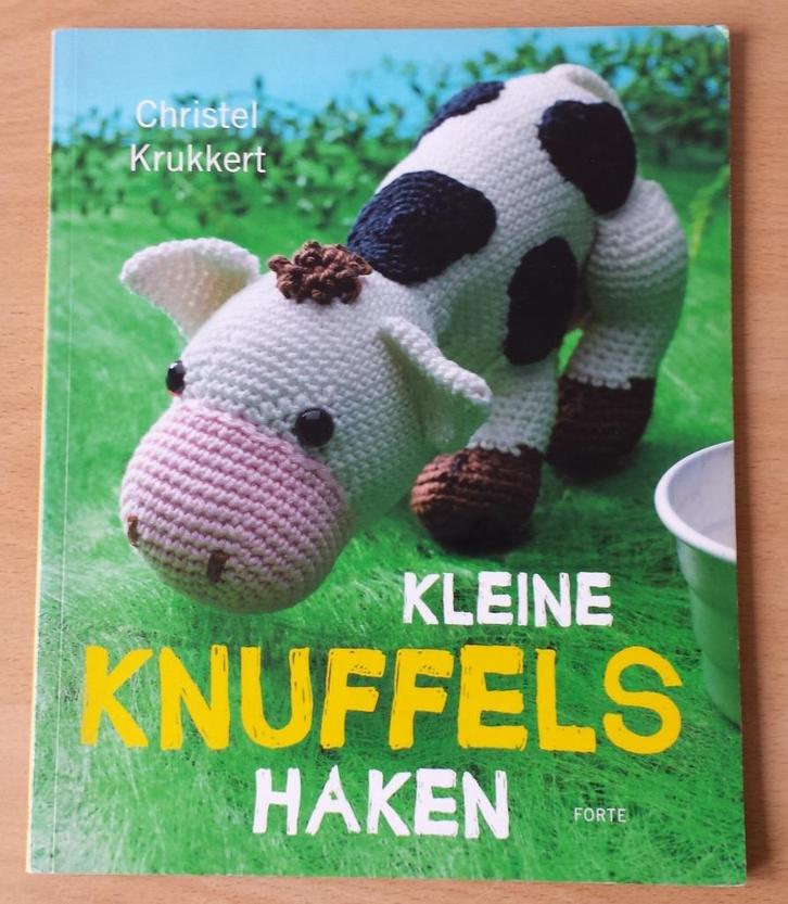 Kleine Knuffels Haken - Christel Krukkert - 2011, Hobby en Vrije tijd, Breien en Haken, Gebruikt, Haken, Patroon of Boek, Ophalen of Verzenden