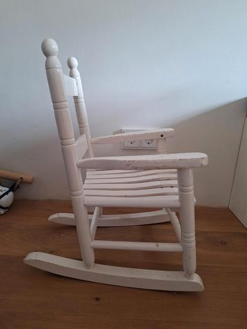 Witte (kinder) schommelstoel  beschikbaar voor biedingen