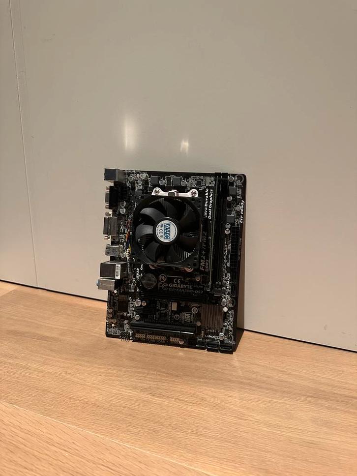 Amd a10 7800 + moederbord + 8gb ram, Computers en Software, Moederborden, Zo goed als nieuw, AMD, DDR3, Ophalen of Verzenden
