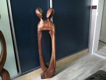Meter hoog houten beeld  beschikbaar voor biedingen