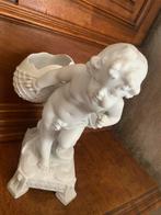 Prachtig antiek porselein kindje met ei., Ophalen of Verzenden