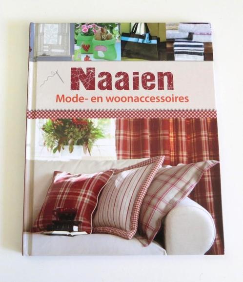 Singer naaiboek M4740: Mode- en Woonaccessoires, Boeken, Hobby en Vrije tijd, Zo goed als nieuw, Borduren en Naaien, Ophalen of Verzenden
