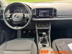 Skoda Karoq 1.0 TSI Business Edition Plus CARPLAY/STOELVERW, Auto's, Voorwielaandrijving, Stof, Gebruikt, Zwart