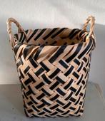 Mandje, Ophalen of Verzenden, Zo goed als nieuw, Rond, Riet