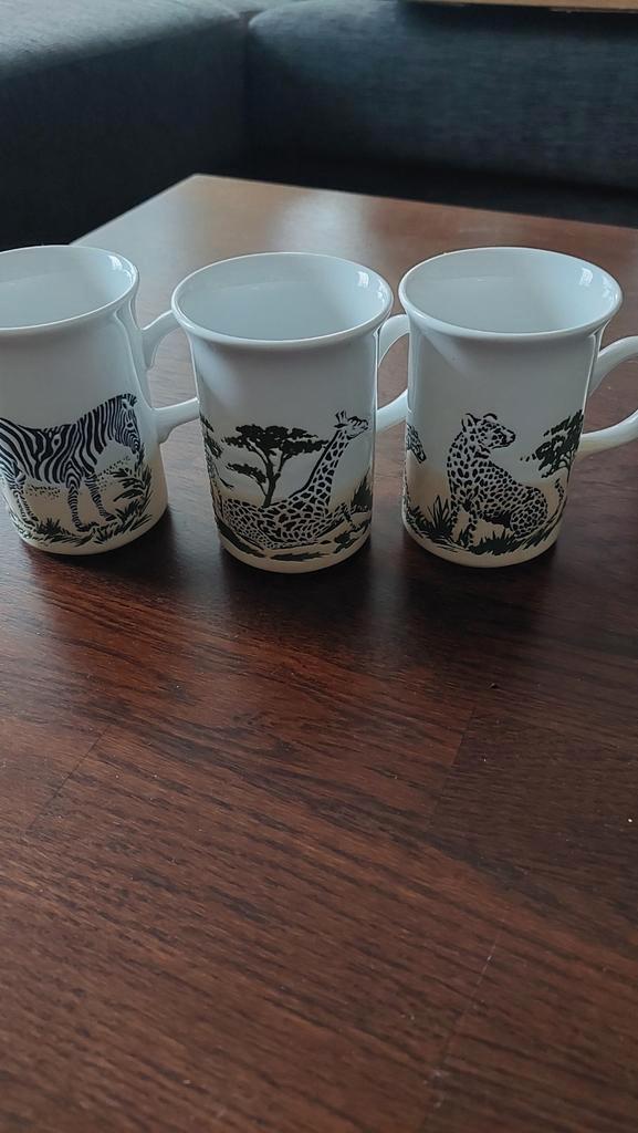 Vintage Churchill England Theemokken (bieden mag), Huis en Inrichting, Keuken | Servies, Zo goed als nieuw, Kop(pen) en/of Schotel(s)