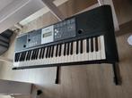 Yamaha keyboard met standaard, Muziek en Instrumenten, Yamaha, Ophalen of Verzenden, Met standaard, 61 toetsen