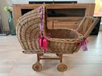 Leuke rotan poppenwagen, Kinderen en Baby's, Speelgoed | Poppen, Ophalen, Gebruikt, Babypop