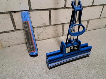 Magic Mop vloerwisser met reserve spons. beschikbaar voor biedingen