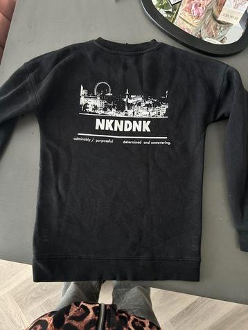 Nik en nik trui beschikbaar voor biedingen