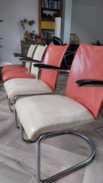 Toon de Wit vintage jaren 50-60 buisstoelen en tafel beschikbaar voor biedingen