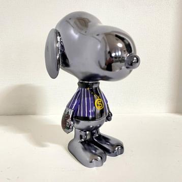 sculptuur schattig beeldje met tattoo schildering beschikbaar voor biedingen