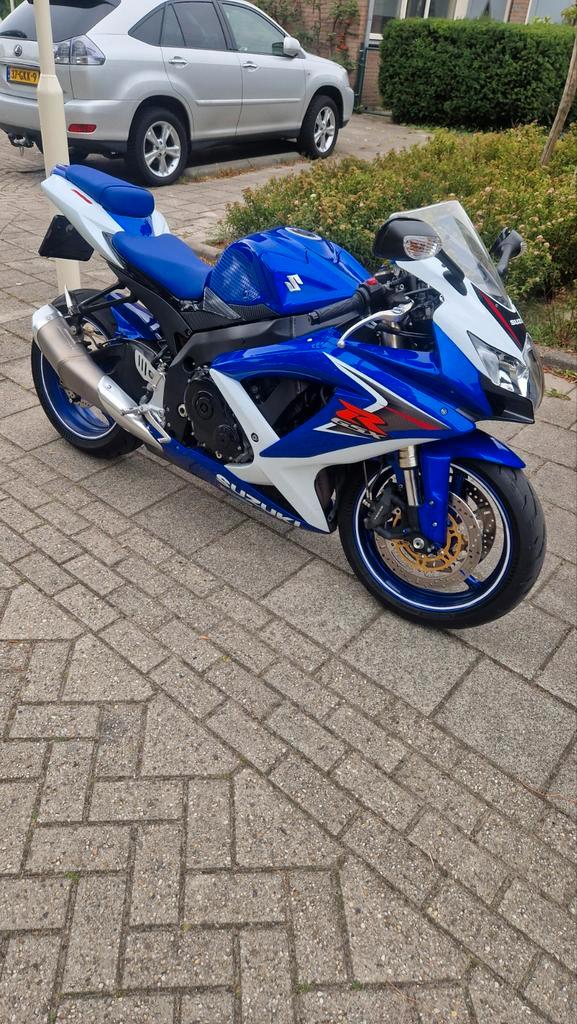 Nieuwstaat! SUZUKI GSXR 600 (BJ 2008), Motoren, Motoren | Suzuki, Particulier, Super Sport, meer dan 35 kW, 4 cilinders, Motorrijbewijs A