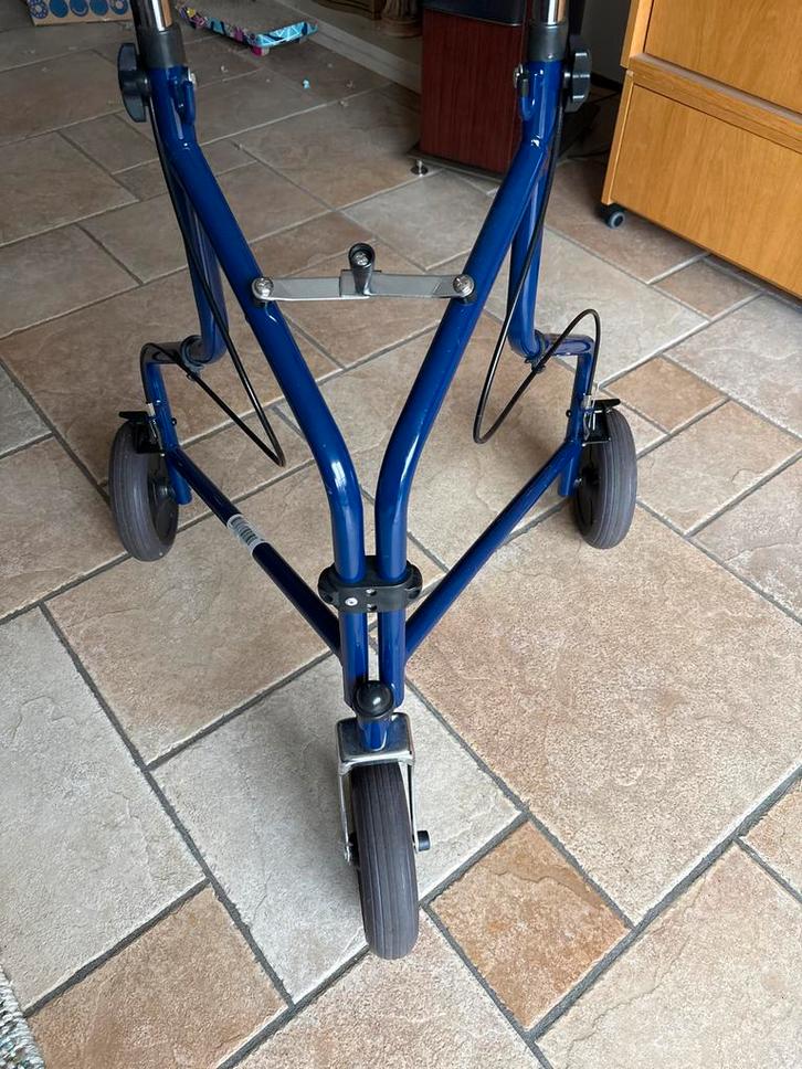 Wendbare driewiel rollator, Diversen, Rollators, Gebruikt, Lichtgewicht, Opvouwbaar, Ophalen