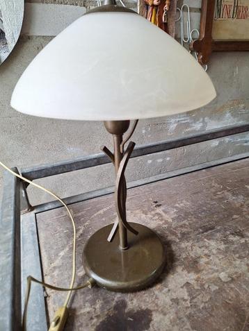 tafellamp beschikbaar voor biedingen