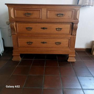 Eikenhouten Commode met Lades beschikbaar voor biedingen