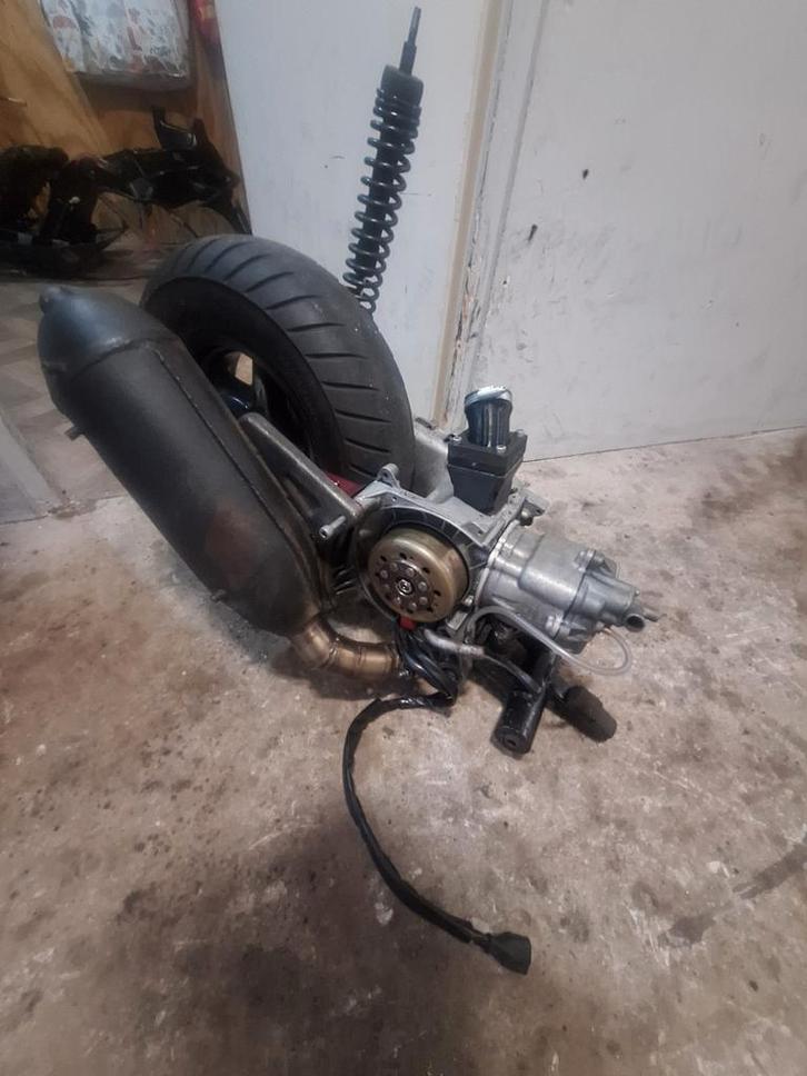 187cc LC Stage 3 blok 34,5 pk, Fietsen en Brommers, Scooters | Piaggio, Zo goed als nieuw, Ophalen